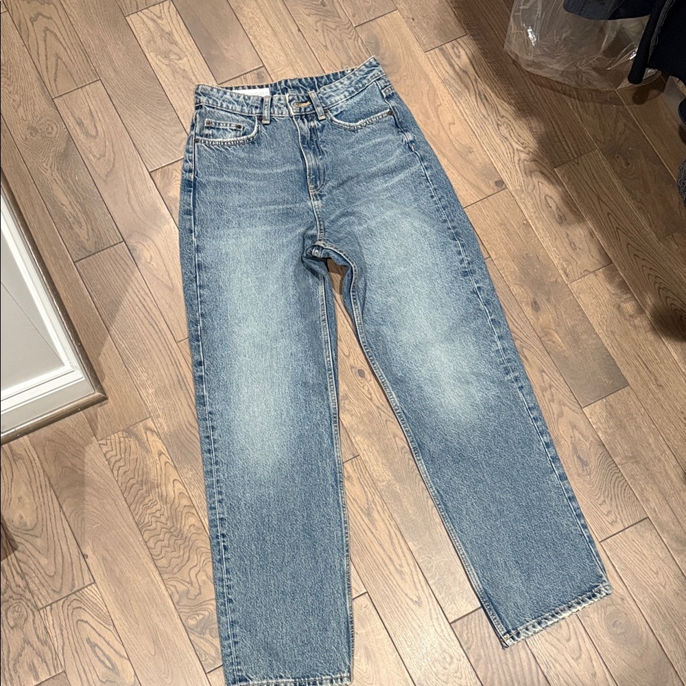 Zara High Waisted Mom Fit Jeans